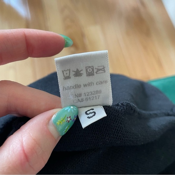 Lauren Moshi Chain Skull Graphic Long Sleeve Black Cotton Modal V-Neck Top Sz S - Picture 7 of 8